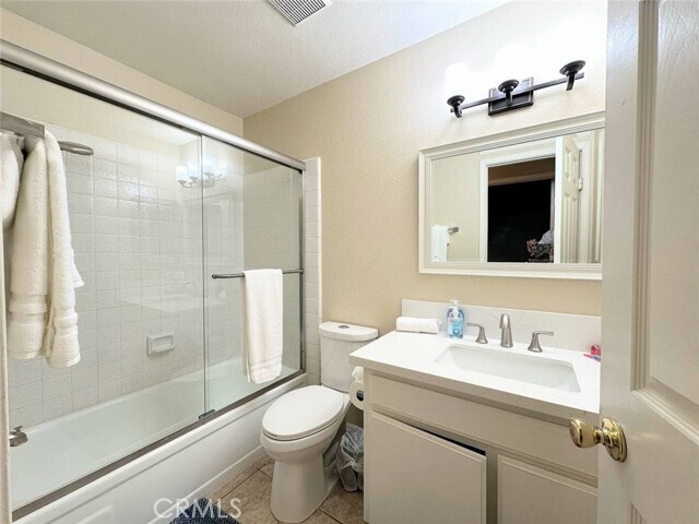 Building Photo - 17 Fallbrook