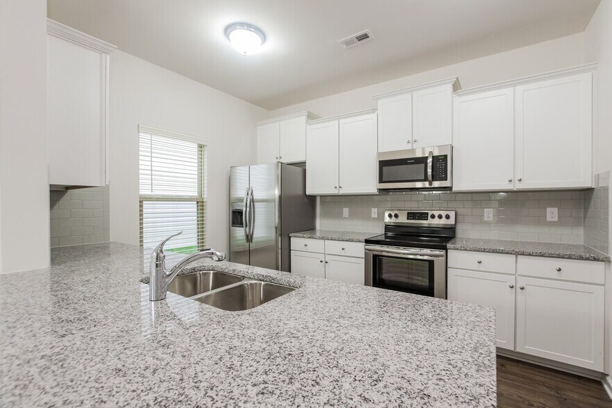 Building Photo - 4315 Drifter Dr