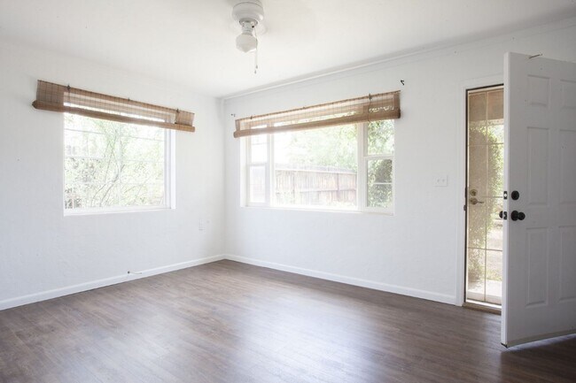 Building Photo - 2316 N Richey Blvd