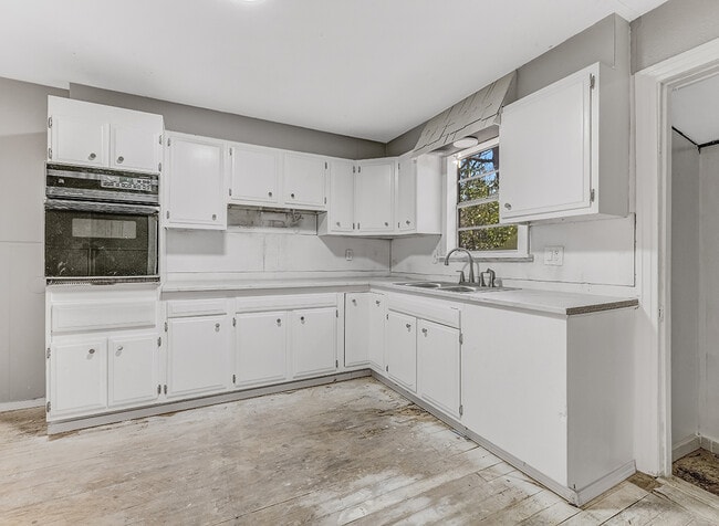 Building Photo - 4212 Elizabeth St