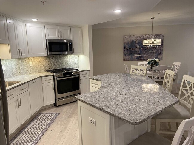 Building Photo - 2075 Lafayette Rd