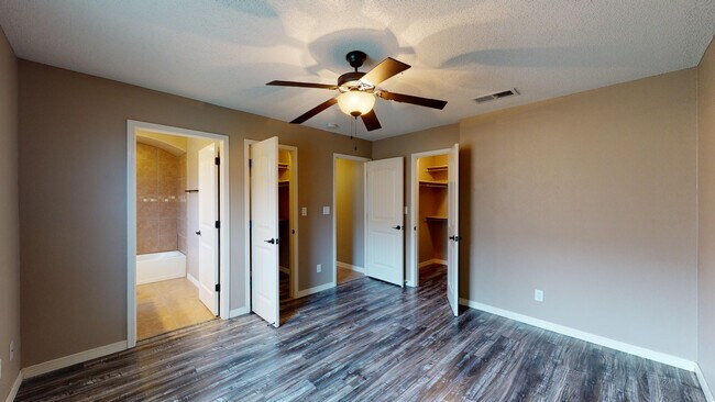 Building Photo - 2608 Tanning Rock