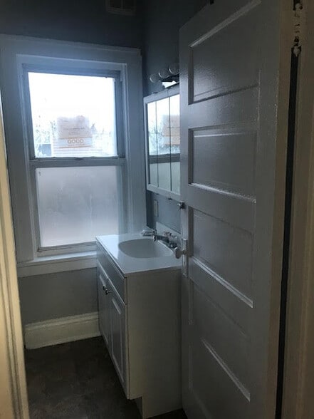 Building Photo - 2211 W Indiana Ave