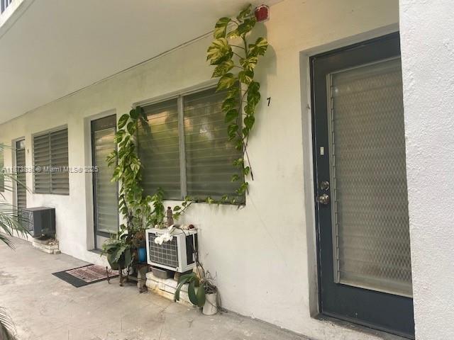 Building Photo - 8132 Harding Ave
