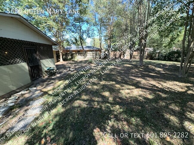 Building Photo - Welcome to this beautiful 3 bedroom, 2 bat...