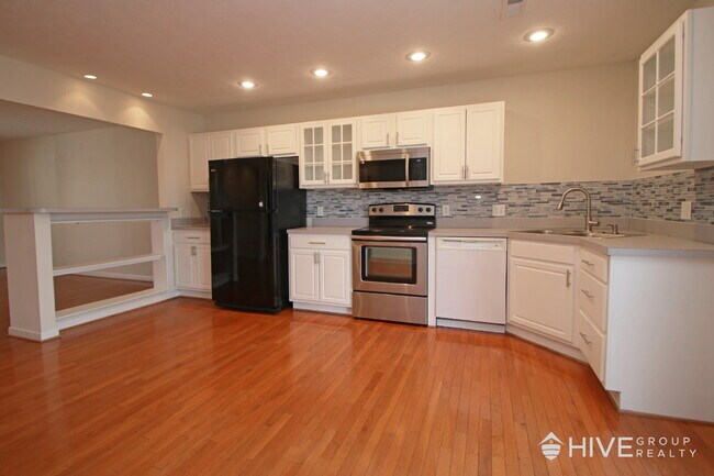 Building Photo - Beautiful Rental with Scenic Views Just Minutes from Downtown Harrisonburg!