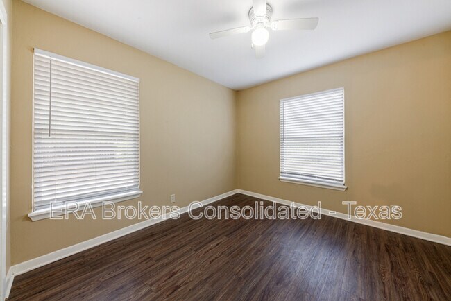 Building Photo - 106 Winn Ave