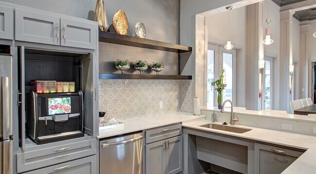 Building Photo - 529 Barker-Clodine Road Unit 19201