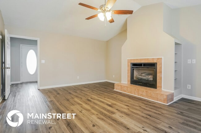 Building Photo - 305 Trestlewood Ln
