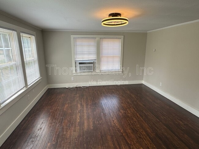 Building Photo - 1100 Chapel St