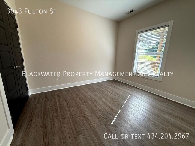 Building Photo - 3043 Fulton St