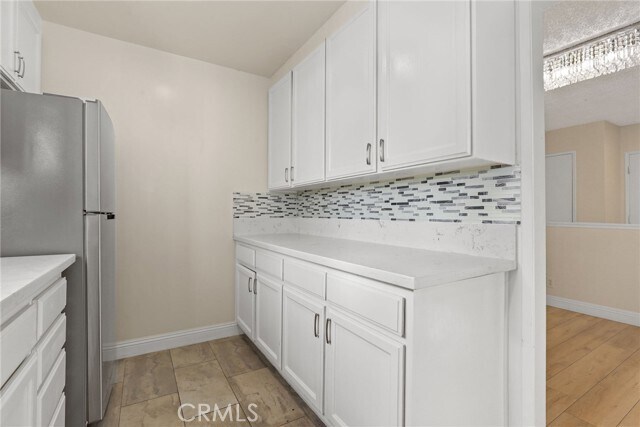 Building Photo - 5651 N Sumner Way