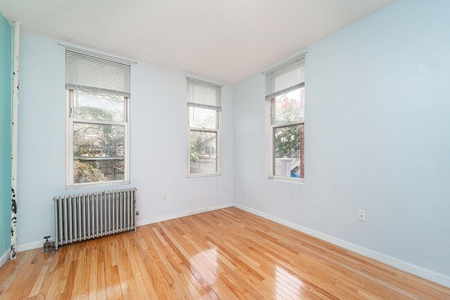 Building Photo - 2122 43rd St