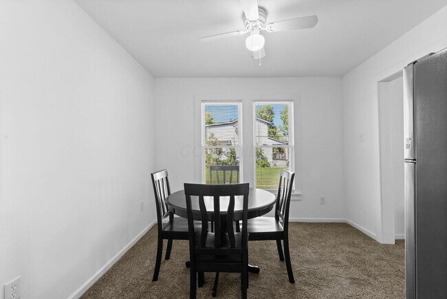 Building Photo - 927 Camden Ave