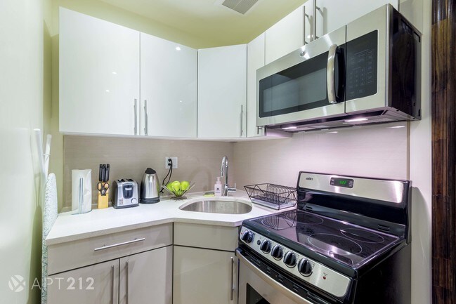 Building Photo - 111 E 39th St