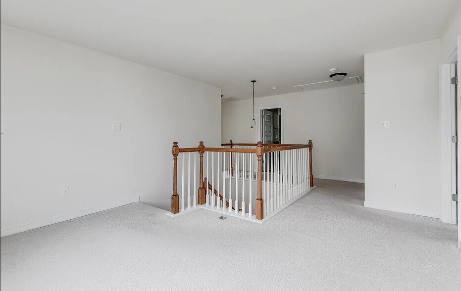Building Photo - 5610 Benoni Ct