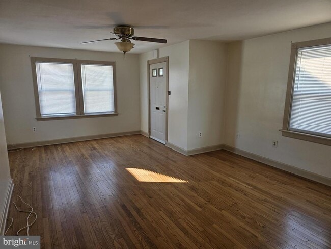 Building Photo - 508 N 2nd St