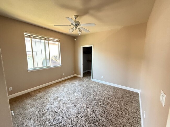 Building Photo - 2212 Maloney Dr