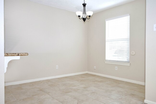 Building Photo - 518 Moore St