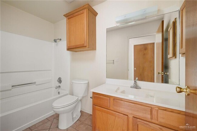 Building Photo - 2717 W Ringold Cir