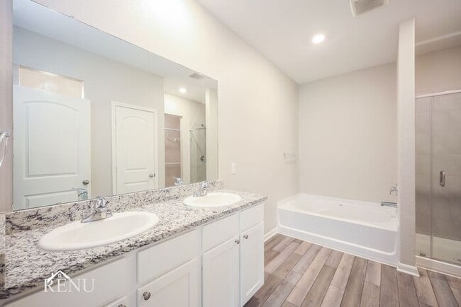 Building Photo - 3030 Jackson Smt