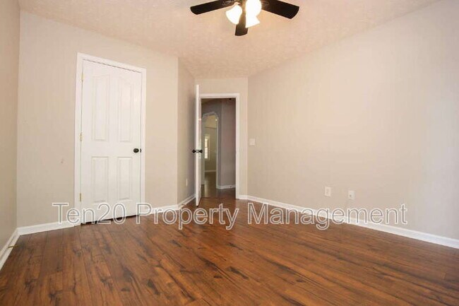 Building Photo - 1018 Sugar Mill Dr