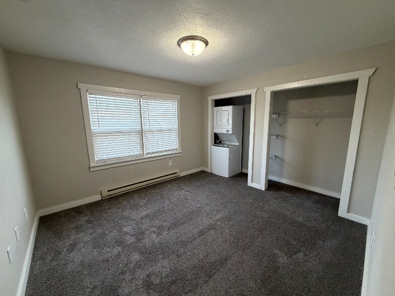 Building Photo - 1131 Spencer St