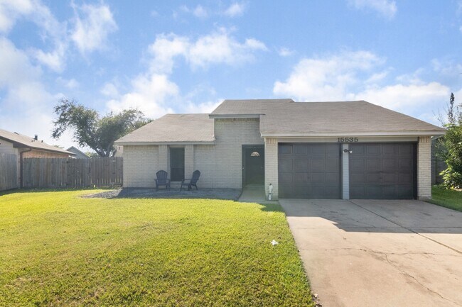 Building Photo - 15535 Evergreen Pl Dr