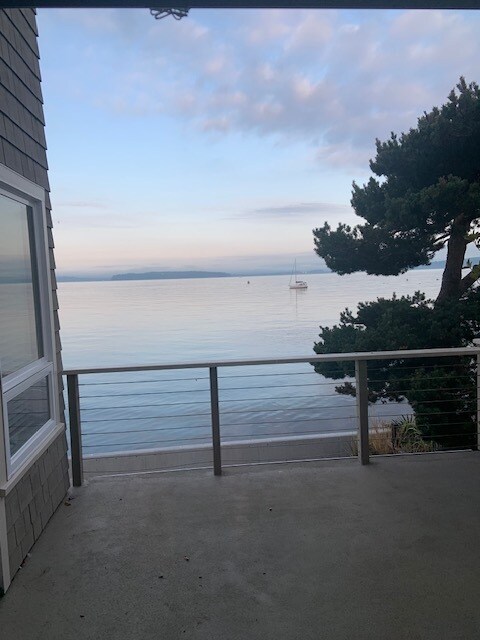 Deck off of living room - 7117 Beach Dr SW