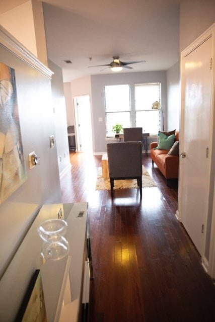 Entryway - 898 Oak St SW