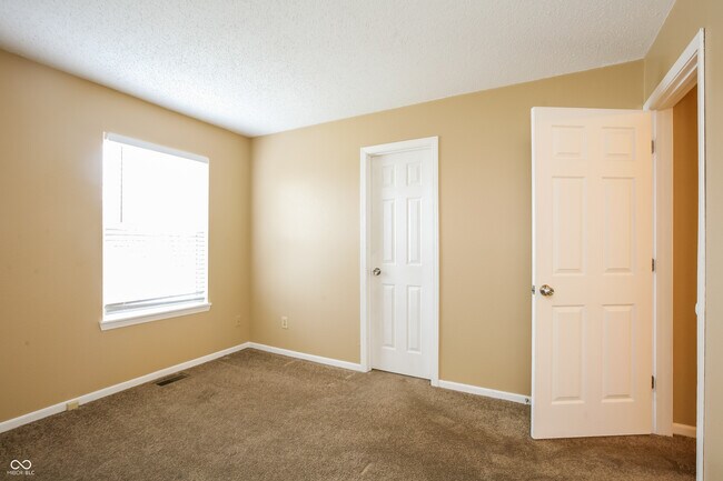 Building Photo - 6511 Hazelhatch Dr