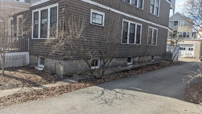 Building Photo - 9 Stedman St