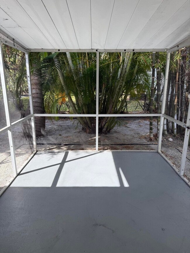 Building Photo - 6575 NE 7th Ave