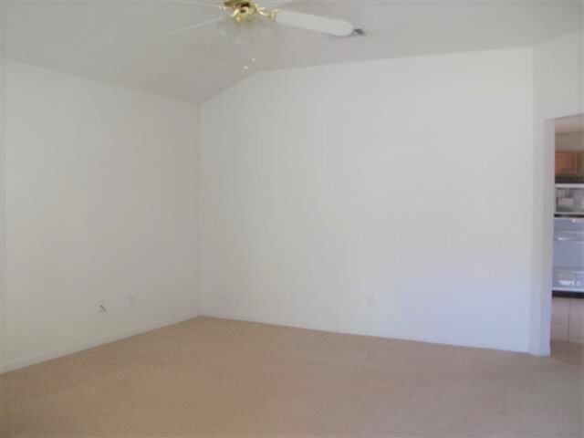 Building Photo - 320 W Church Ave