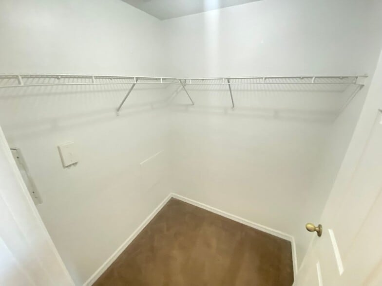 Building Photo - 10831 Windsor Walk Dr