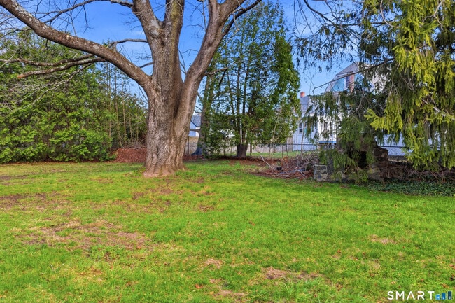 Building Photo - 45 Dunham St