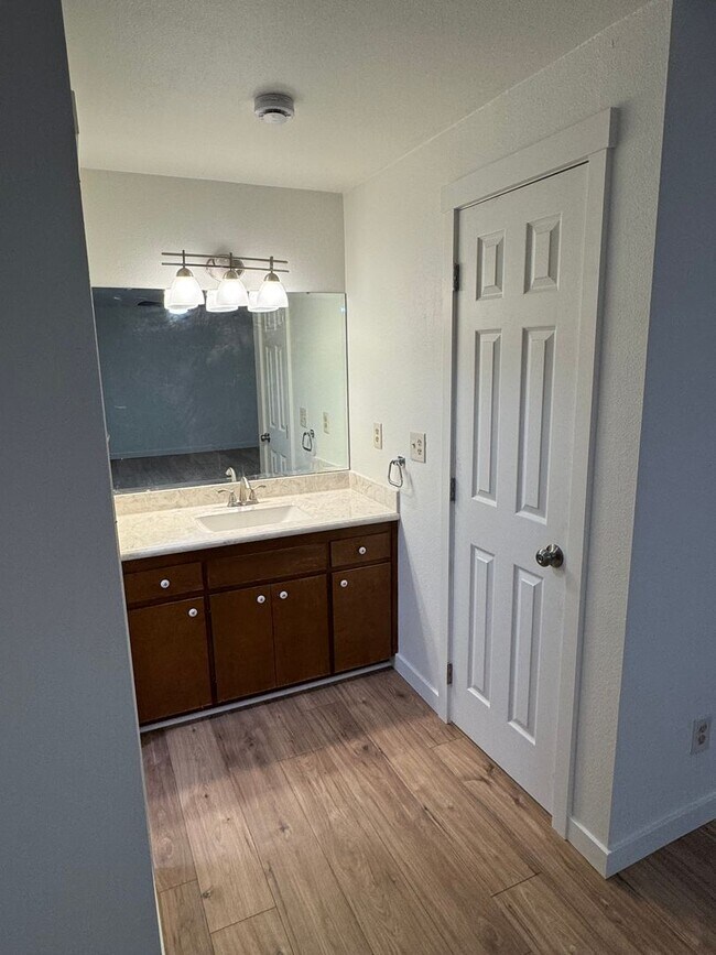 Building Photo - Beautifully Renovated 4-Bedroom Home in NW Corvallis