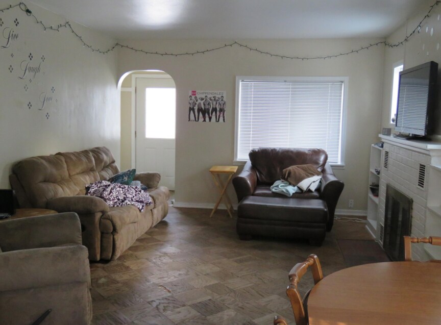living room - 720 3rd St N