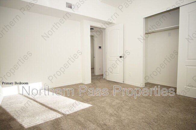 Building Photo - 14380 Tobe Davis Dr