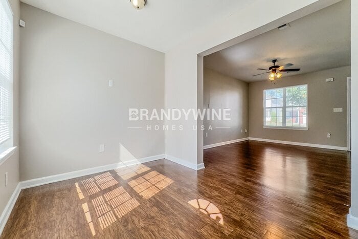 Building Photo - 6065 Flagstaf Walk