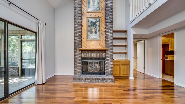 Building Photo - 4 BR / 2.5 BA – RARE FIND IN ROCKY BAYOU