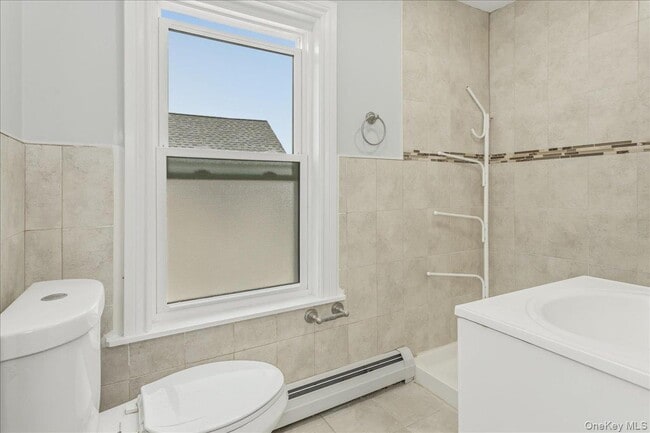 Building Photo - 75 Anstice St