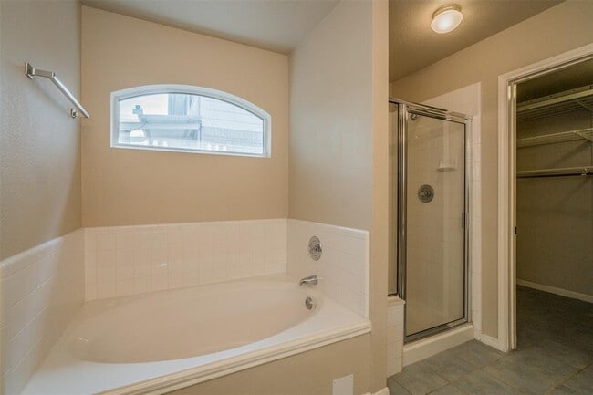 Building Photo - 1832 Camas Dr
