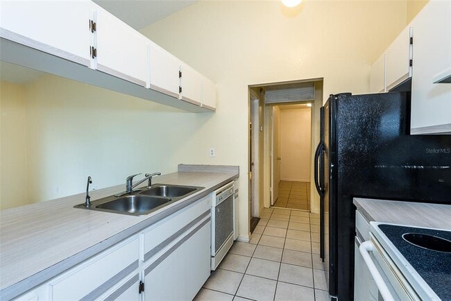 Building Photo - 504 Vannell St