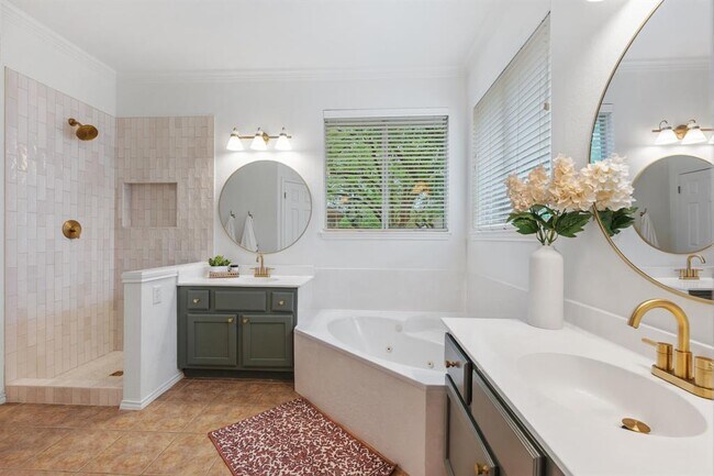 Building Photo - 11817 Lake Stone Dr