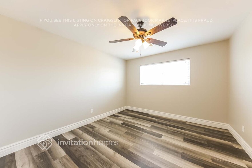 Building Photo - 2408 W Seldon Ln