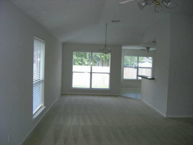 Building Photo - 10610 Twin Circles Dr