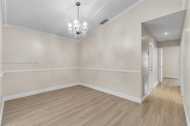 Building Photo - 14761 SW 156th Ave