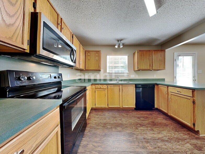 Building Photo - 4011 Cedarbark Dr