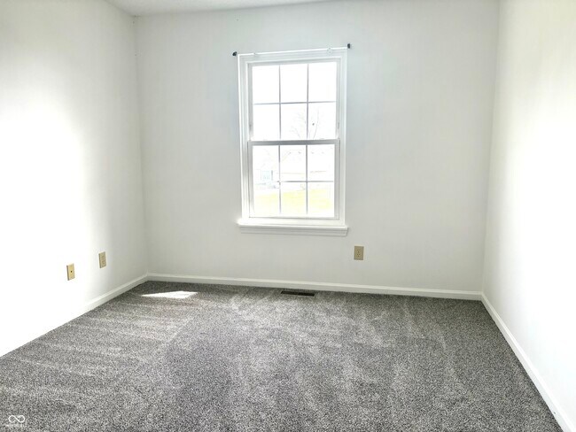 Building Photo - 11052 Oakspring Dr